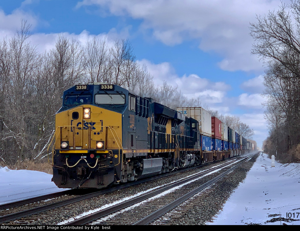 CSX 3338 on I017 